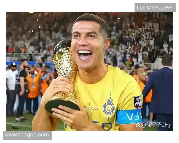 足球历史上的第一位球星是谁 揭开传奇人物的风采与影响